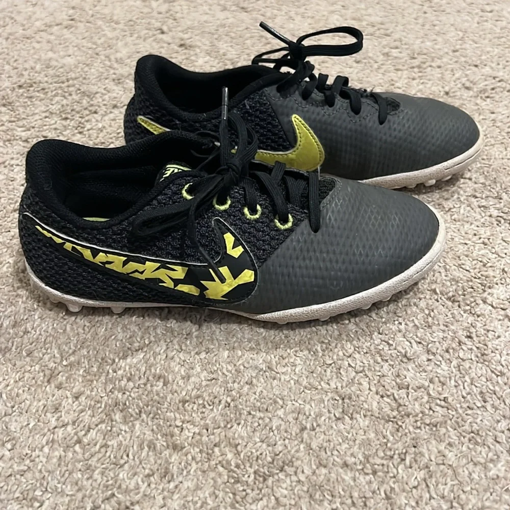 Nike Elastic Pro III Turf Soccer Cleats
